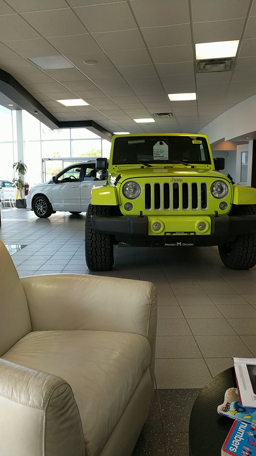 Menzies Chrysler | 1602 Champlain Ave, Whitby, ON L1N 6A7, Canada | Phone: (888) 749-4797