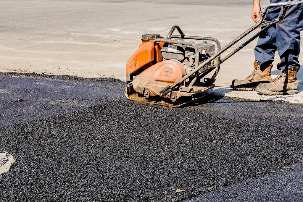 Asphalt Bertrand Cloutier Inc | 7333 Pl. des Roseraies bureau 105, Anjou, QC H1M 2X6, Canada | Phone: (514) 352-3334