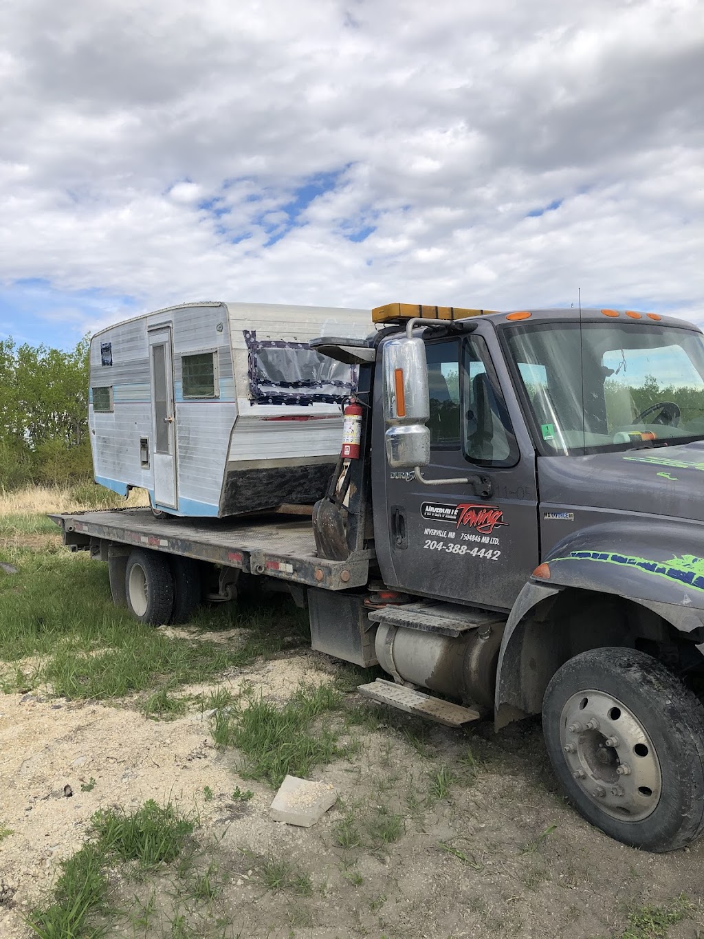 Niverville Towing | 810 Schultz Rd, Niverville, MB R0A 1E0, Canada | Phone: (204) 388-4442