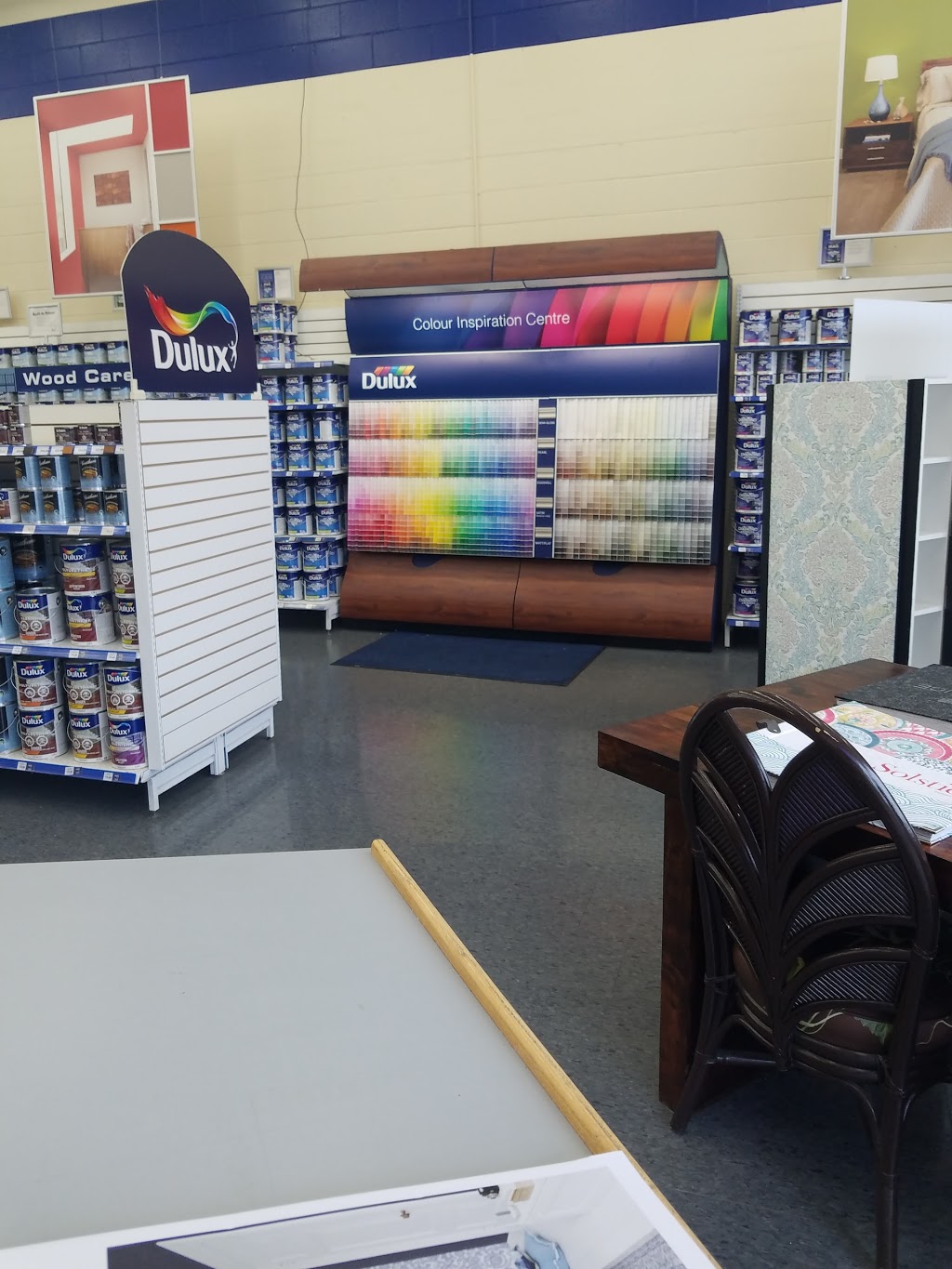 Dulux Paints | 583 Niagara St, Welland, ON L3C 1L9, Canada | Phone: (905) 735-0299