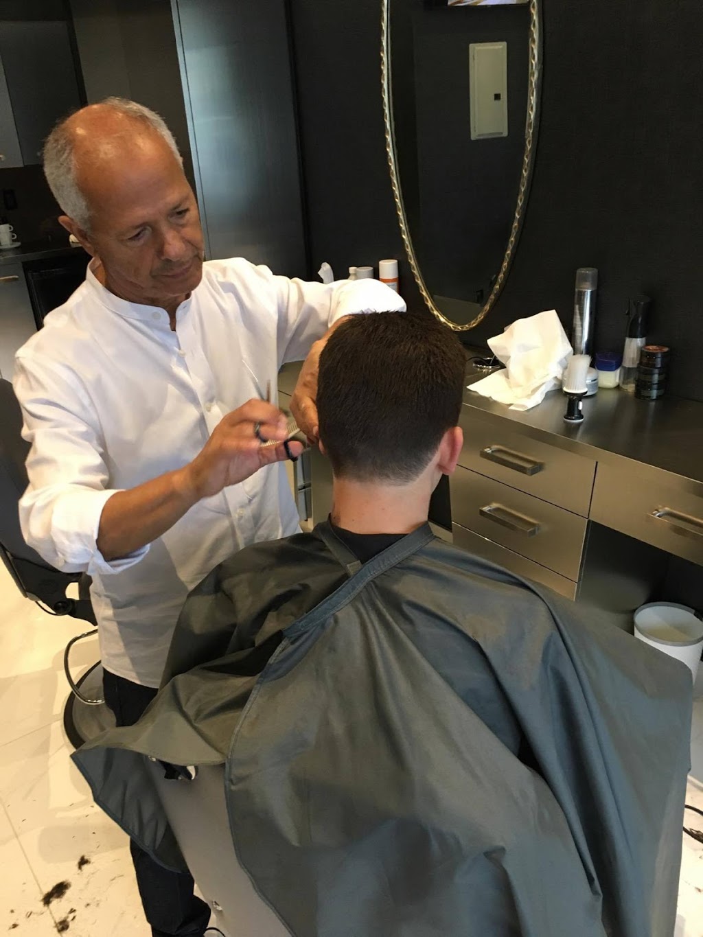 The Ritz Mens Haircut | 1693A Bayview Ave, East York, ON M4G 3C1, Canada | Phone: (416) 551-2129