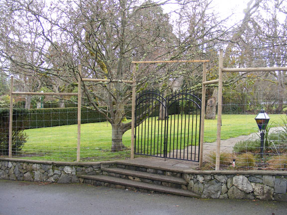 Strait Gate Fencing | 1006 Sluggett Rd, Brentwood Bay, BC V8M 1E4, Canada | Phone: (250) 881-5822