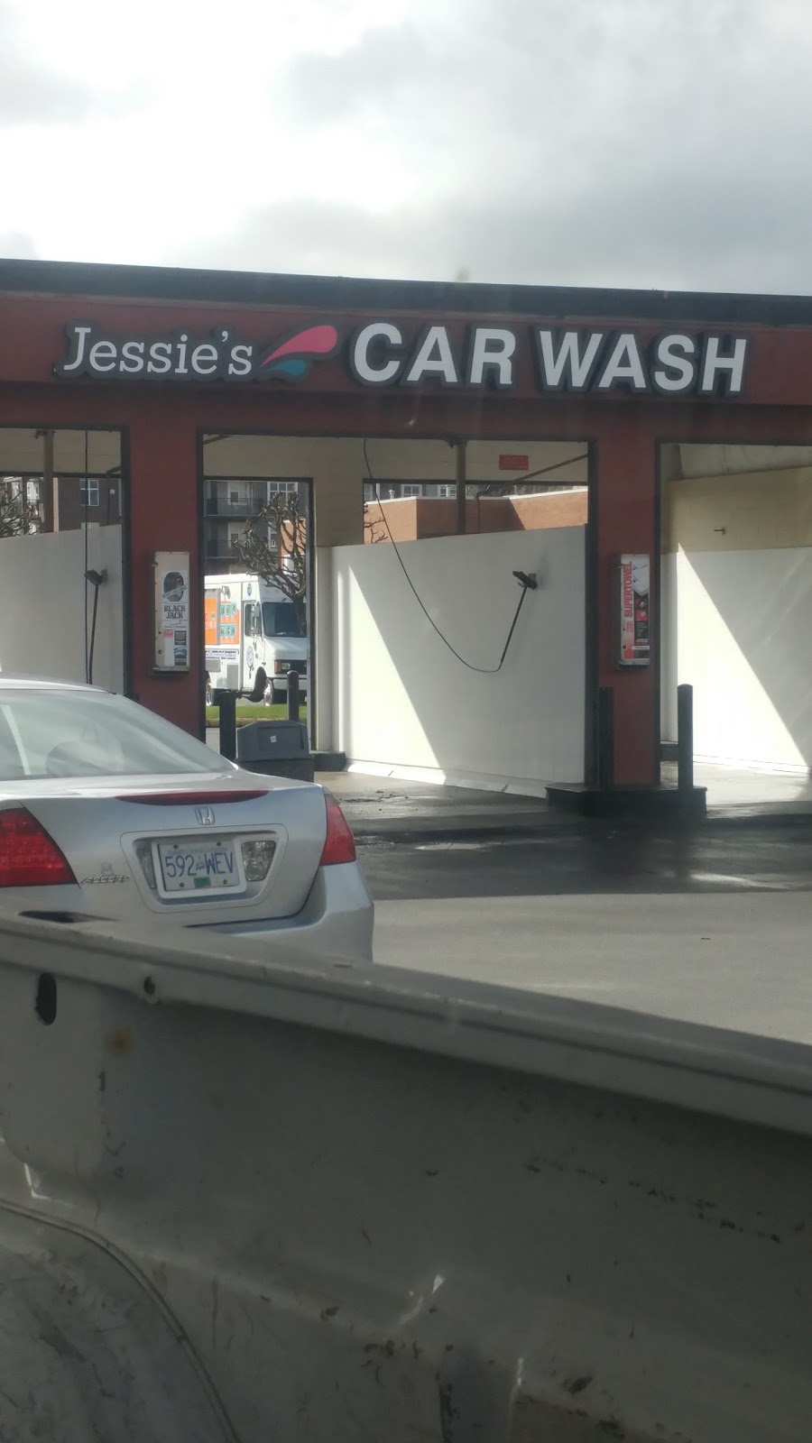 Jessies Car Wash | 7591 Vedder Rd B, Chilliwack, BC V2R 4E8, Canada | Phone: (604) 992-9552