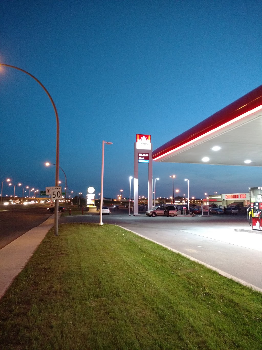 Petro-Canada | 2201 Voie de Service N, Dorval, QC H9P 1J4, Canada | Phone: (514) 421-6199