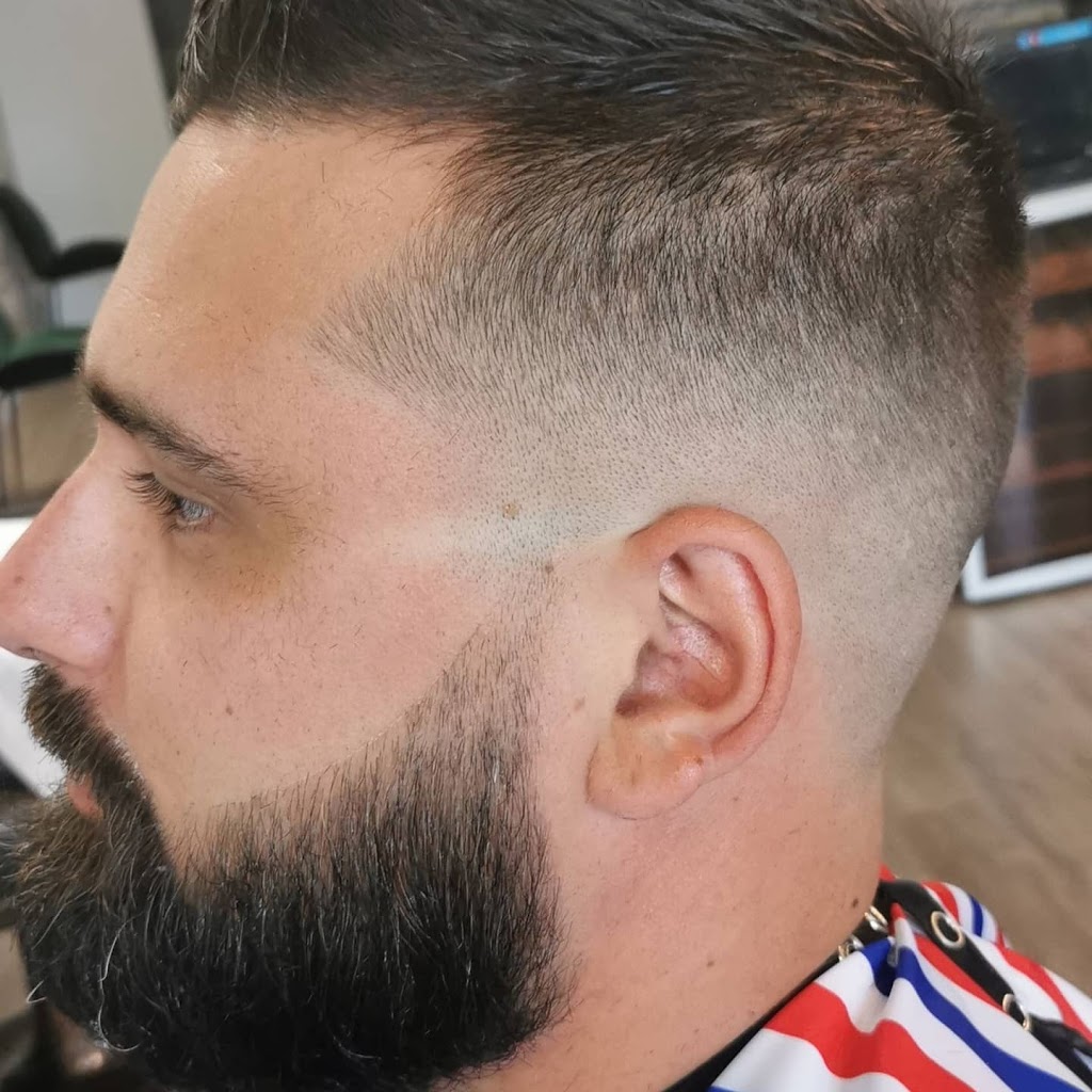 CHILL BARBERSHOP | 382 Boulevard Adolphe-Chapleau, Bois-des-Filion, QC J6Z 1H3, Canada | Phone: (450) 818-3340