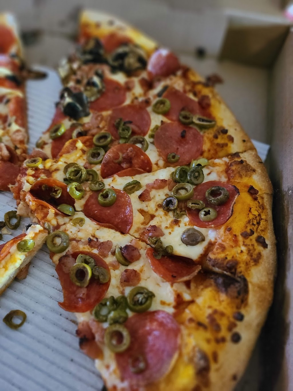 Titos Pizza | 4179 Hamilton Rd, Dorchester, ON N0L 1G2, Canada | Phone: (519) 268-2424