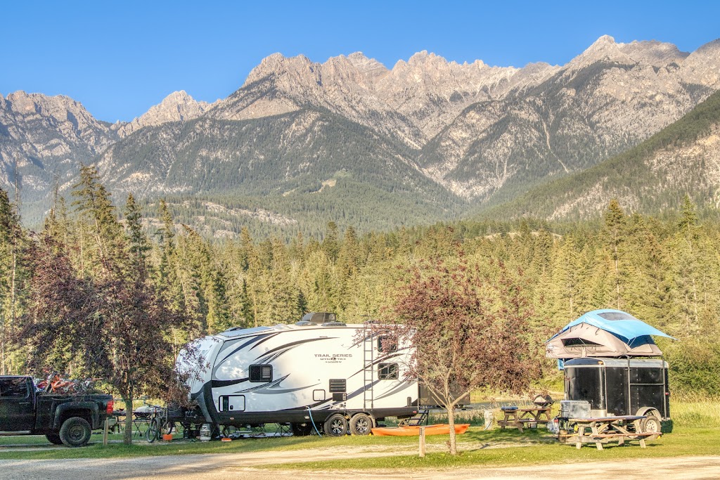 Spruce Grove Campground | 5250 Spruce Grove Frontage Rd, Fairmont Hot Springs, BC V0B 1L1, Canada | Phone: (250) 345-6561