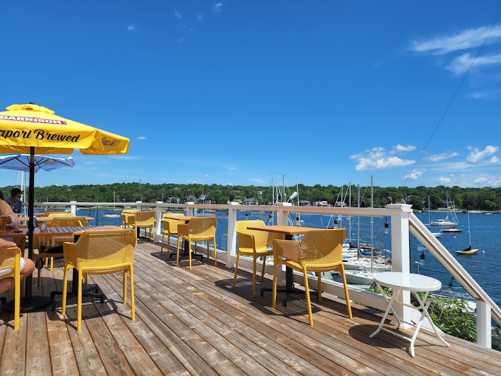 Spinnakers Restaurant | 75 Burgee Run, Halifax, NS B3P 2B3, Canada | Phone: (902) 477-4617