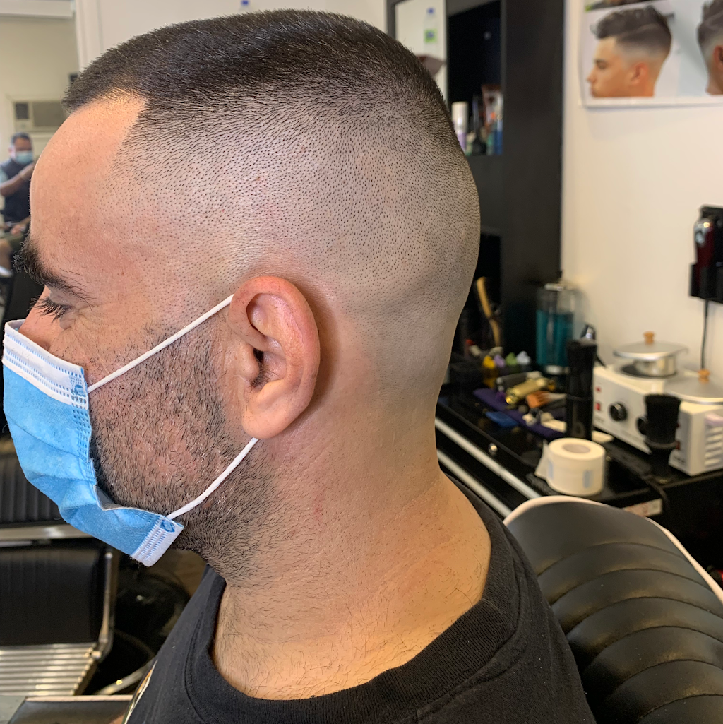 Paris barber | 5400 Grande Allée suite 3, Saint-Hubert, QC J3Y 1A4, Canada | Phone: (438) 879-4004