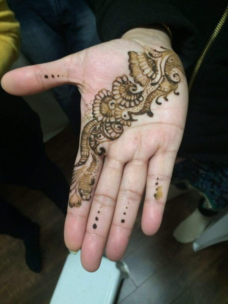 Binal Henna and Makeup Artist | 10 Fitzgibson St, Brampton, ON L6Y 5Y5, Canada | Phone: (289) 828-1099