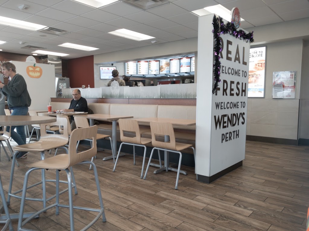 Wendys | 115 Dufferin St, Perth, ON K7H 3A5, Canada | Phone: (613) 267-7172