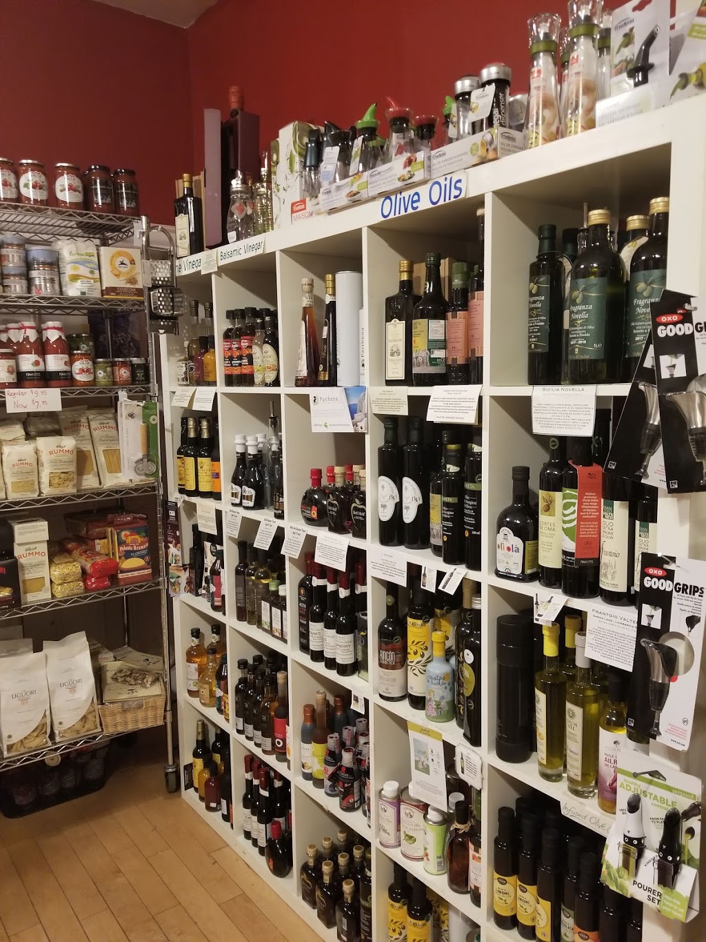 Mrs. McGarrigles Fine Food Shop | 311 St Lawrence St, Merrickville, ON K0G 1N0, Canada | Phone: (613) 269-3752