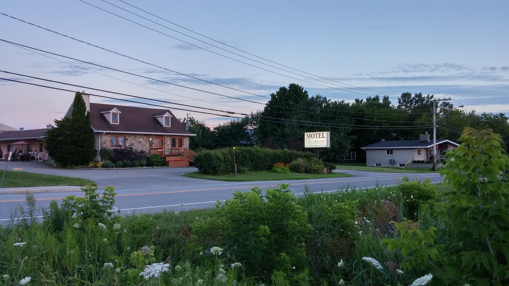 Motel Becancour | 3735 Boul Bécancour, Bécancour, QC G9H 3W7, Canada | Phone: (819) 298-3144