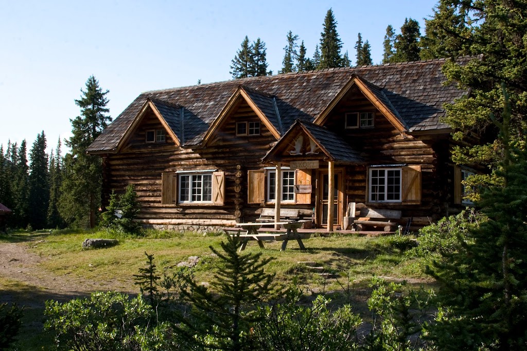 Skoki Lodge | 1 Whitehorn Dr, Lake Louise, AB T0L 1E0, Canada | Phone: (888) 997-5654