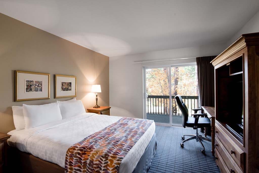 Hôtel Chéribourg | 2603 Chemin du Parc, Orford, QC J1X 8C8, Canada | Phone: (877) 845-5344