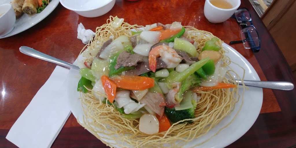 Pho Mi Binh Minh | 680 Silver Creek Blvd, Mississauga, ON L5A 3Z1, Canada | Phone: (905) 281-7177