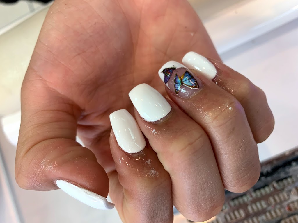 Hot Nails | 1345 Huron St #7, London, ON N5V 2E3, Canada | Phone: (519) 453-5162