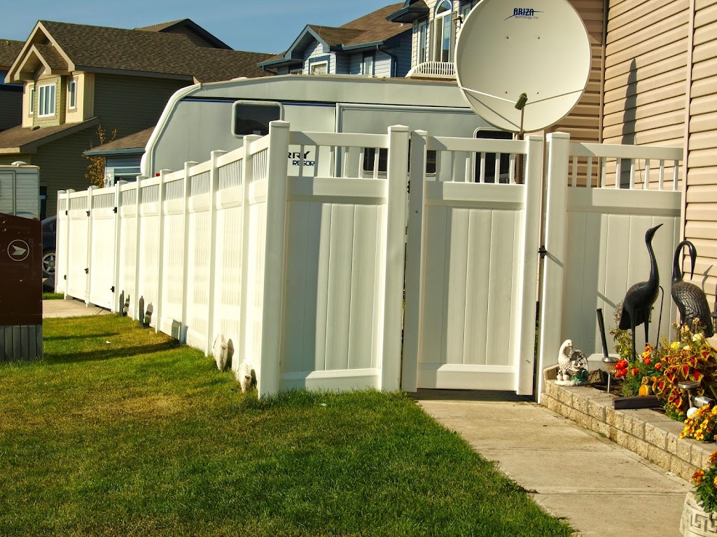 Advantage Vinyl Fencing | 23016, Hwy 14, Sherwood Park, AB T8B 1E4, Canada | Phone: (780) 988-7793