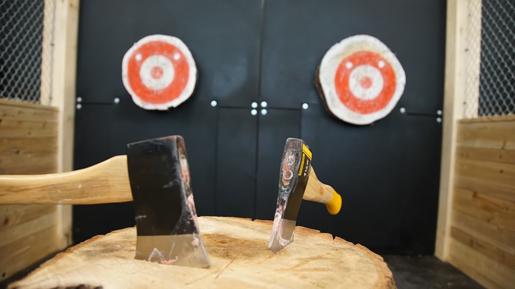 Bullseye Axe Throwing Newmarket | 17705 Leslie St Unit 15, Newmarket, ON L3Y 3E3, Canada | Phone: (905) 235-5800