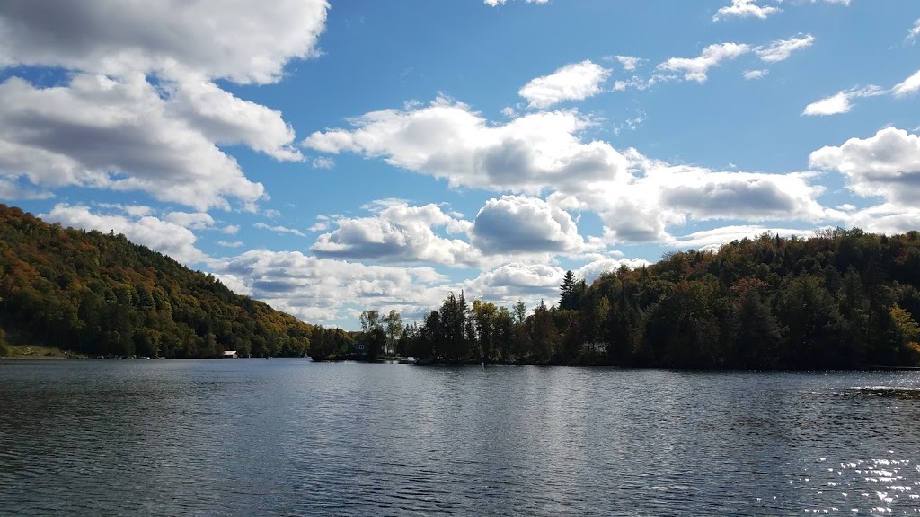 Magasin général Lac-des-Seize-Îles Station | 217 Chemin du Village, Lac-des-Seize-Îles, QC J0T 2M0, Canada | Phone: (450) 226-3114