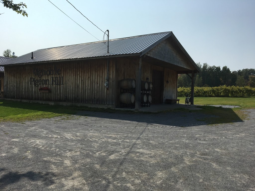 Vignoble Pigeon Hill | 395 Chemin des Érables, Saint-Armand, QC J0J 1T0, Canada | Phone: (450) 248-2531