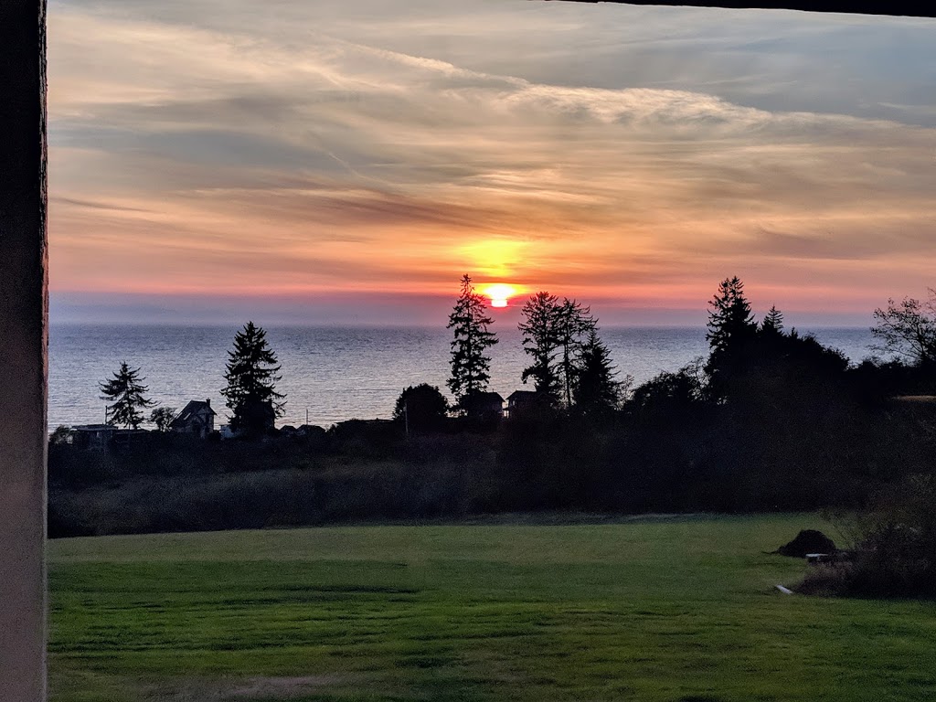 Gordons Beach Farm Stay Bed and Breakfast | 4537 Otter Point Rd, Sooke, BC V9Z 0K4, Canada | Phone: (778) 425-1312