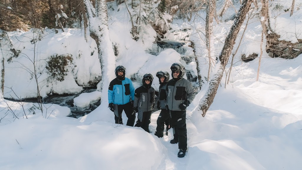 Canada Motoneige - Voyages et séjour en motoneige au Québec | 182 Chem. de lAéroport, La Macaza, QC J0T 1R0, Canada | Phone: (819) 592-5925