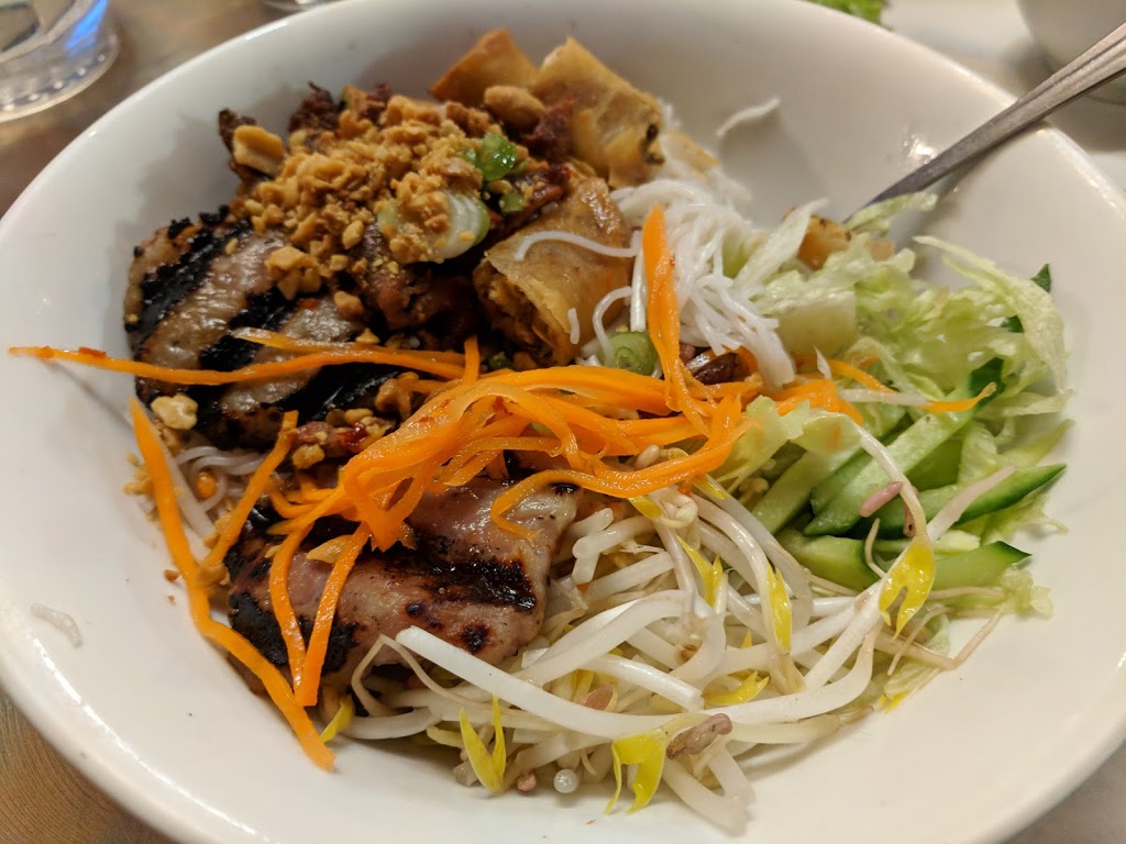 Phuong Nam Restaurant | 883 William Ave, Winnipeg, MB R3E 0Z5, Canada | Phone: (204) 783-1339