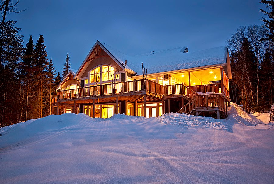 Chalet Charlevoix Québec | 12 Chemin du Hameau, Petite-Rivière-Saint-François, QC G0A 2L0, Canada | Phone: (514) 705-5909