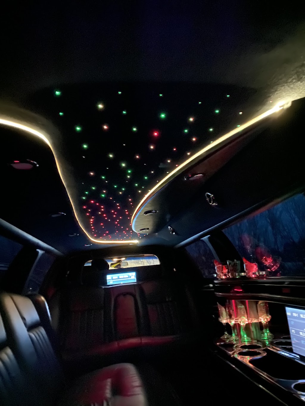 HR Limousine | 11091 86 Ave, Fort Saskatchewan, AB AB T8L 3T7, Canada | Phone: (780) 992-3199