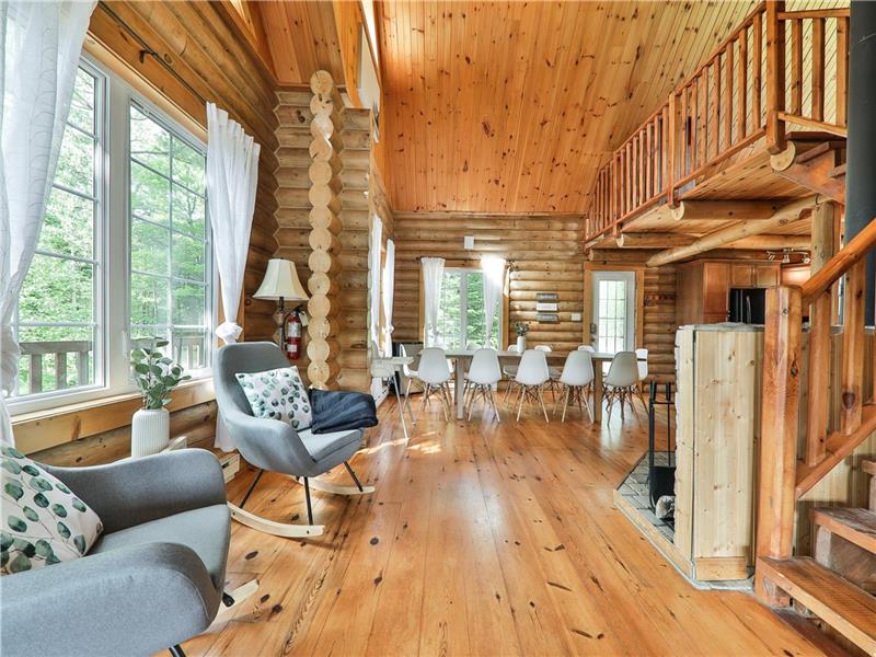 Chalet la Bellevue du Lac | Grenville-sur-la-Rouge, Grenville-sur-la-Rouge, 3 Chem. de Harrington, Grenville-sur-la-Rouge, QC J0V 1B0, Canada | Phone: (438) 524-0182