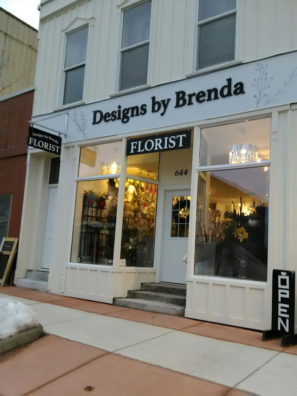 Designs By Brenda | 644 Berford St, Wiarton, ON N0H 2T0, Canada | Phone: (519) 534-9817