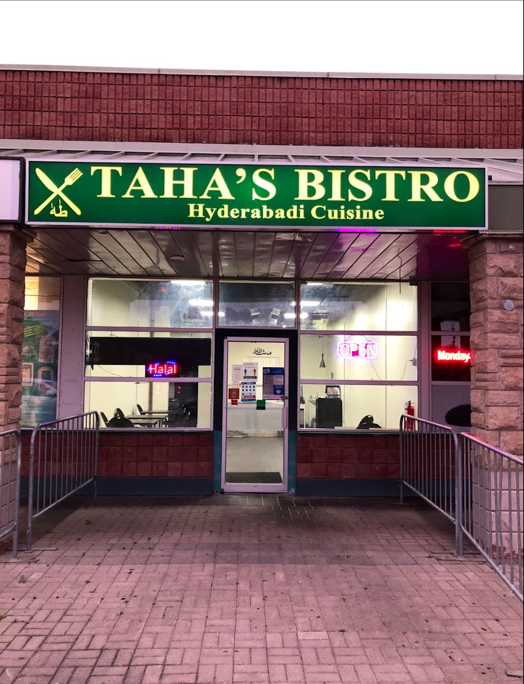 Tahas Hyderabadi Cuisine - Bistro | 2200 Brock Rd A4, Pickering, ON L1V 2P8, Canada | Phone: (289) 660-0388