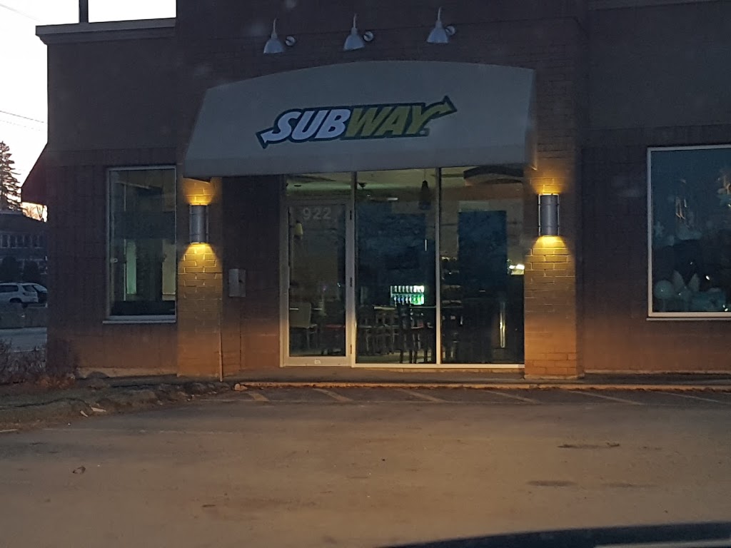 Subway | 922 Rue Principale O, Magog, QC J1X 2B6, Canada | Phone: (819) 868-0629