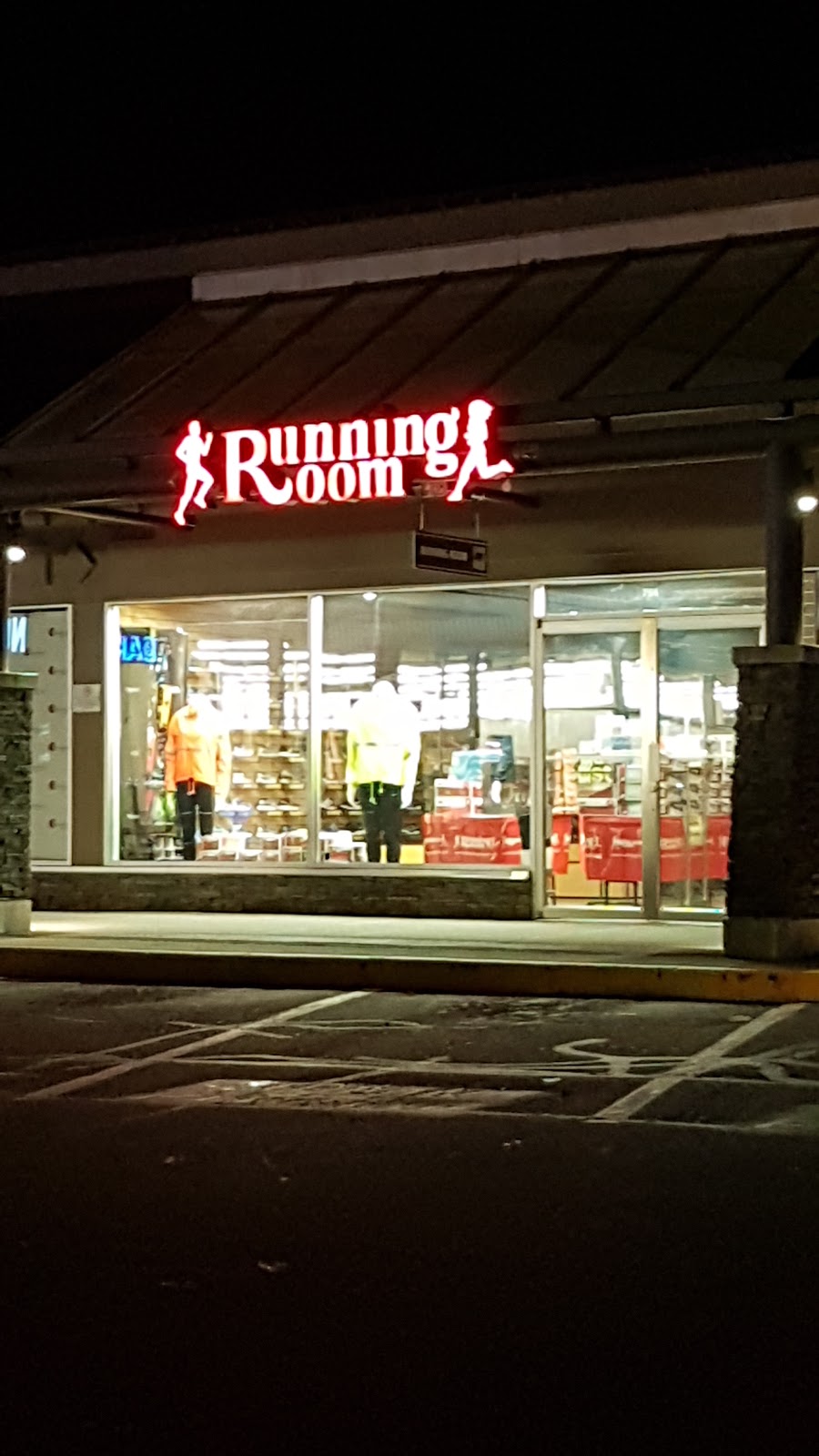 Running Room | 2601 Westview Dr #754, North Vancouver, BC V7N 3X4, Canada | Phone: (604) 983-9761