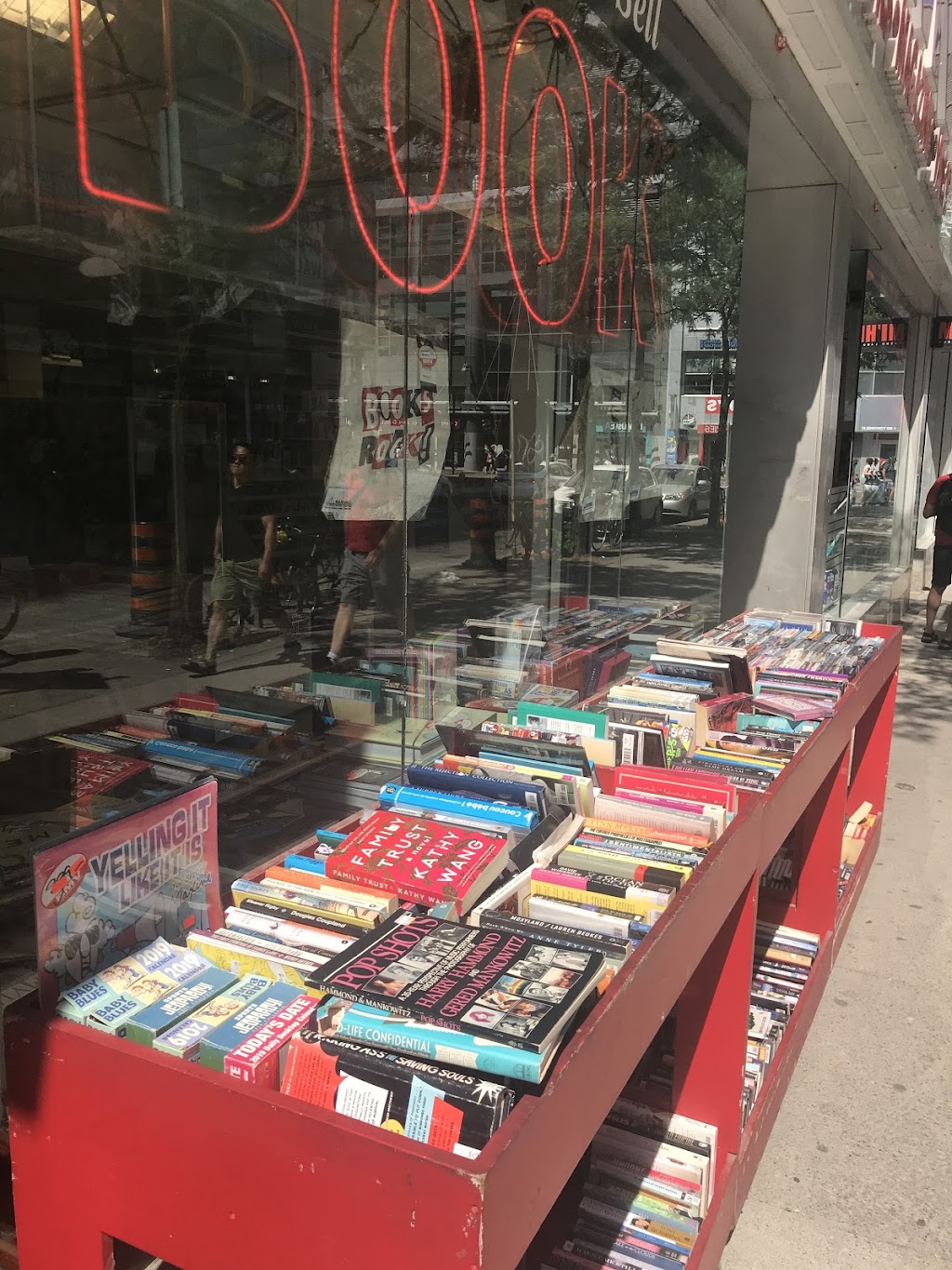 BMV Books | 10 Edward St, Toronto, ON M5G 1C9, Canada | Phone: (416) 977-3087