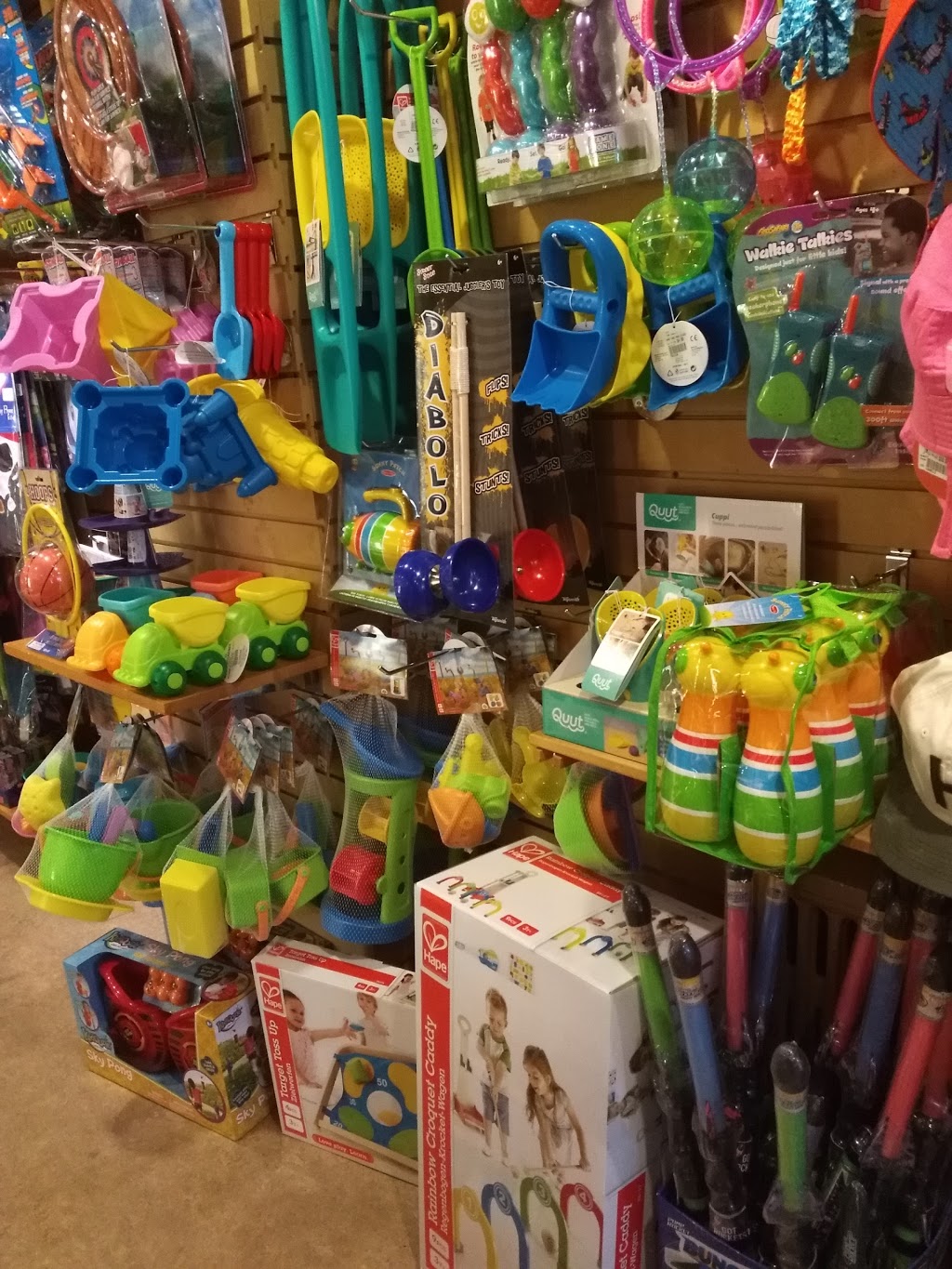 Treasure Island Toys Ltd | 581 Danforth Ave, Toronto, ON M4K 1P9, Canada | Phone: (416) 778-4913