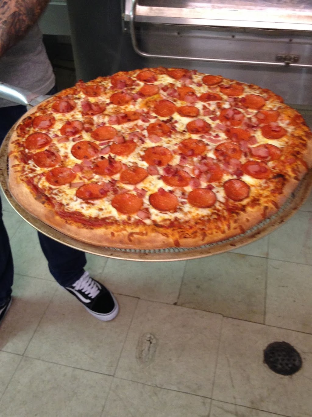 Papa Paulys Pizza | 997 Cannon St E, Hamilton, ON L8L 6Z9, Canada | Phone: (905) 544-4224