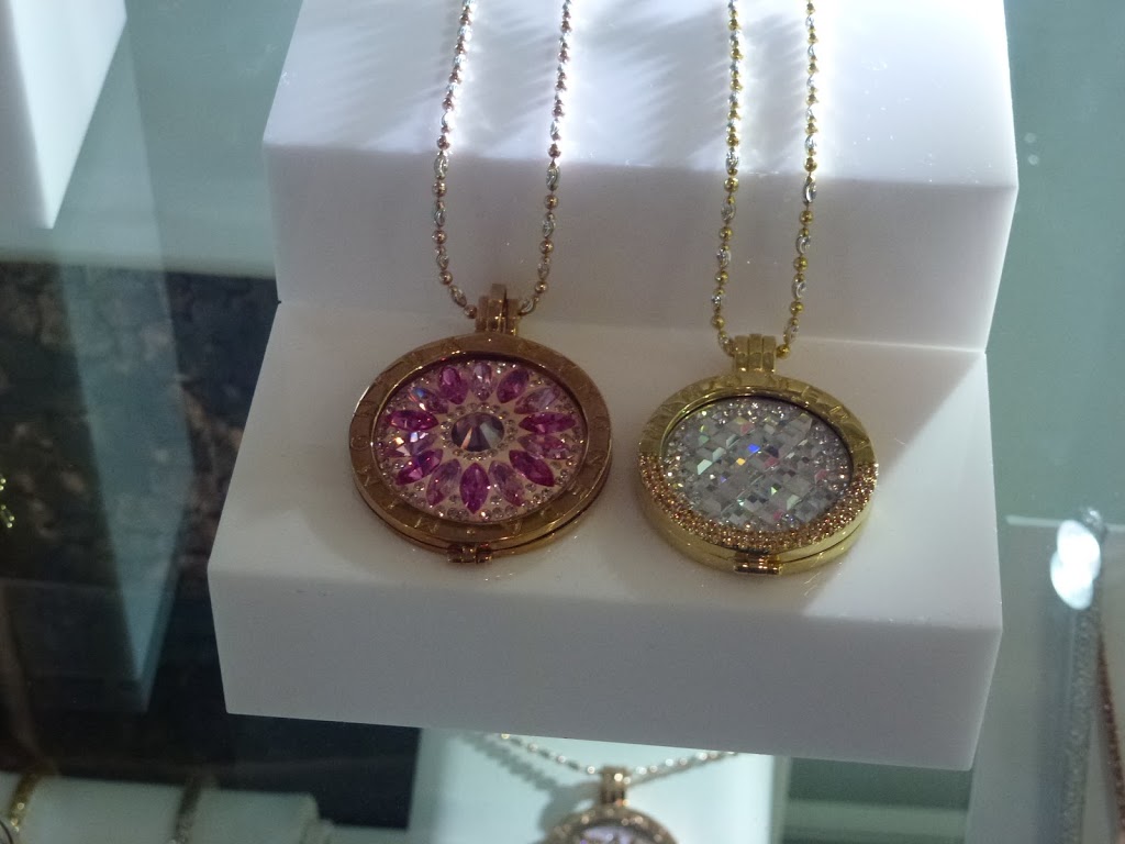 Mi Moneda Toronto at L.E. Jewellers | 1015 Lake Shore Blvd E, Toronto, ON M4M 1B4, Canada | Phone: (416) 461-4494