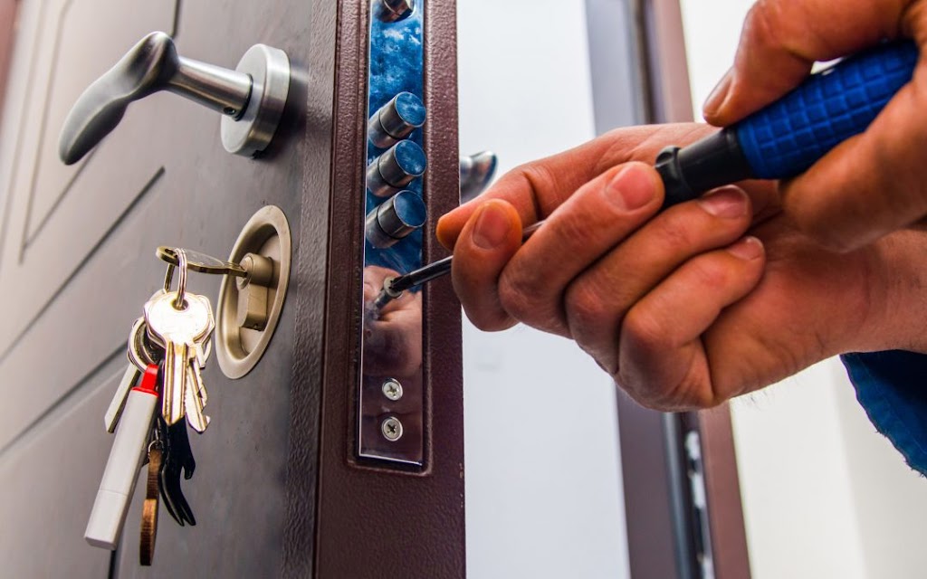 Energetic Locksmith In Port Credit | 18 St Lawrence Dr, Mississauga, ON L5G 4V6, Canada | Phone: (289) 401-9778
