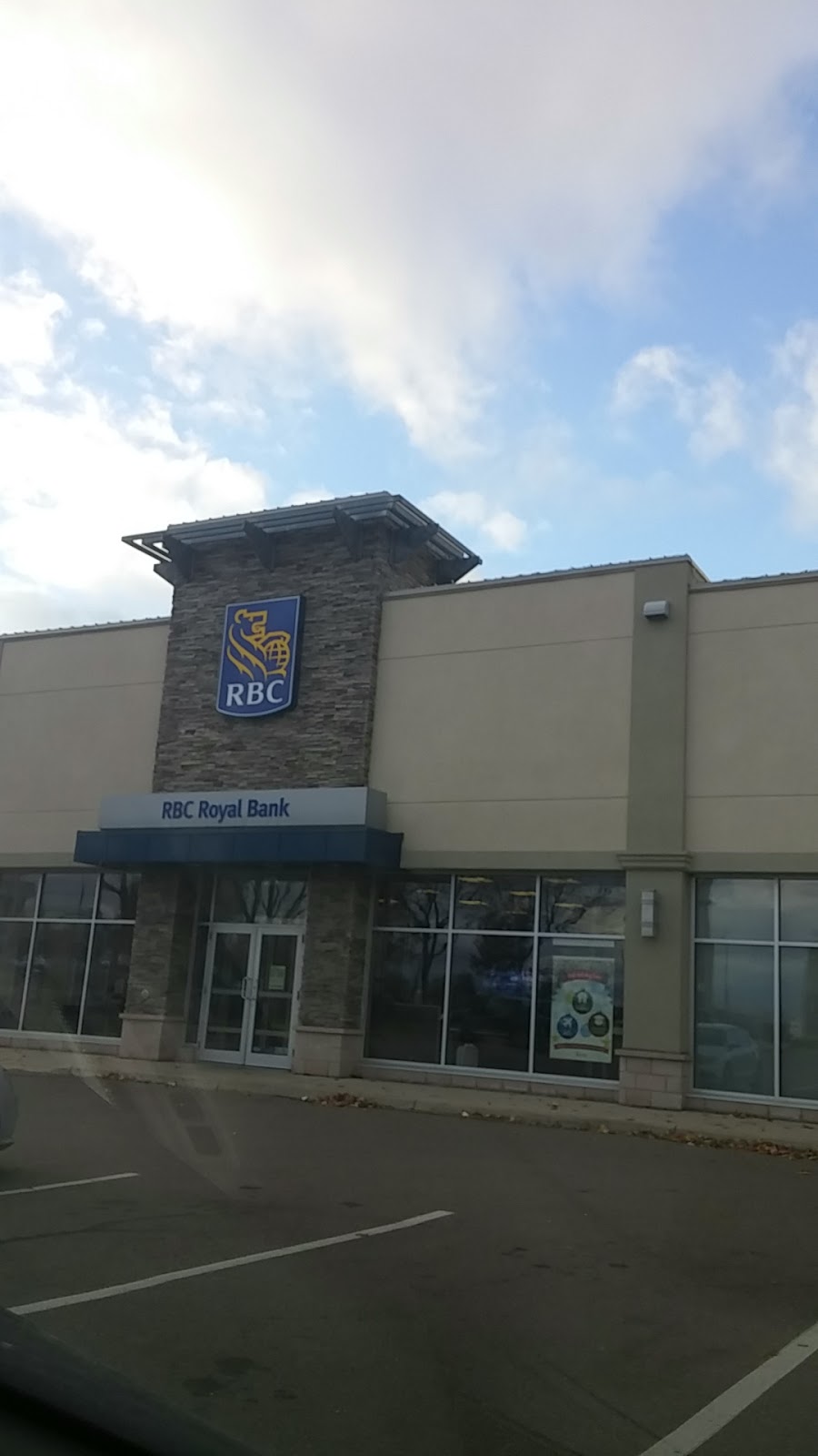 RBC Royal Bank | Sheridan Park, 1910 Fowler Dr, Mississauga, ON L5K 0A1, Canada | Phone: (905) 823-1229