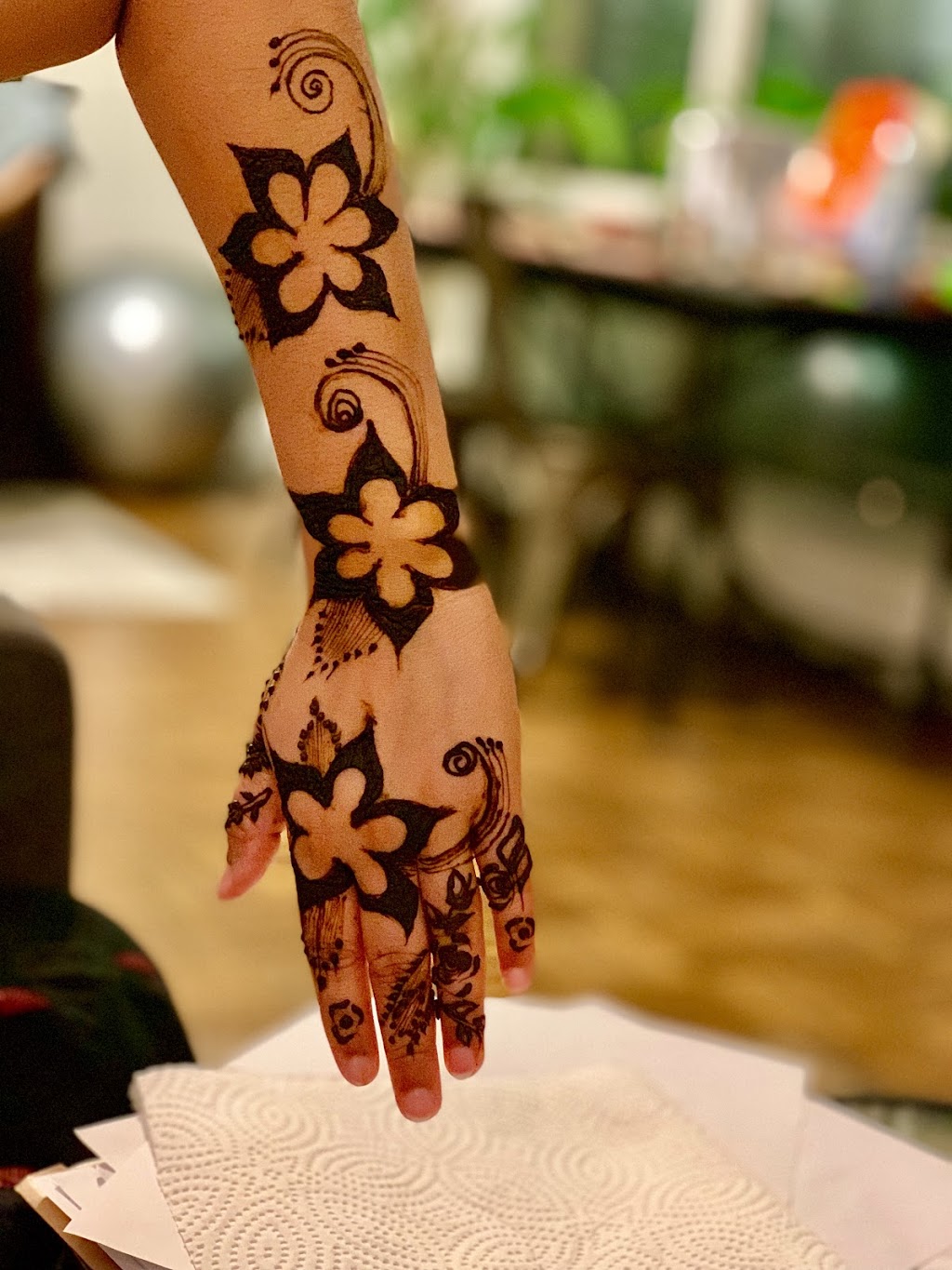 Naazs Henna | 255 Glenlake Ave, Toronto, ON M6P 1G2, Canada | Phone: (647) 913-0784