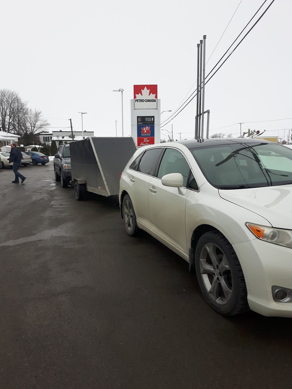 Petro-Canada | 731 Boulevard Saint Laurent O, Louiseville, QC J5V 1K9, Canada | Phone: (819) 228-5892