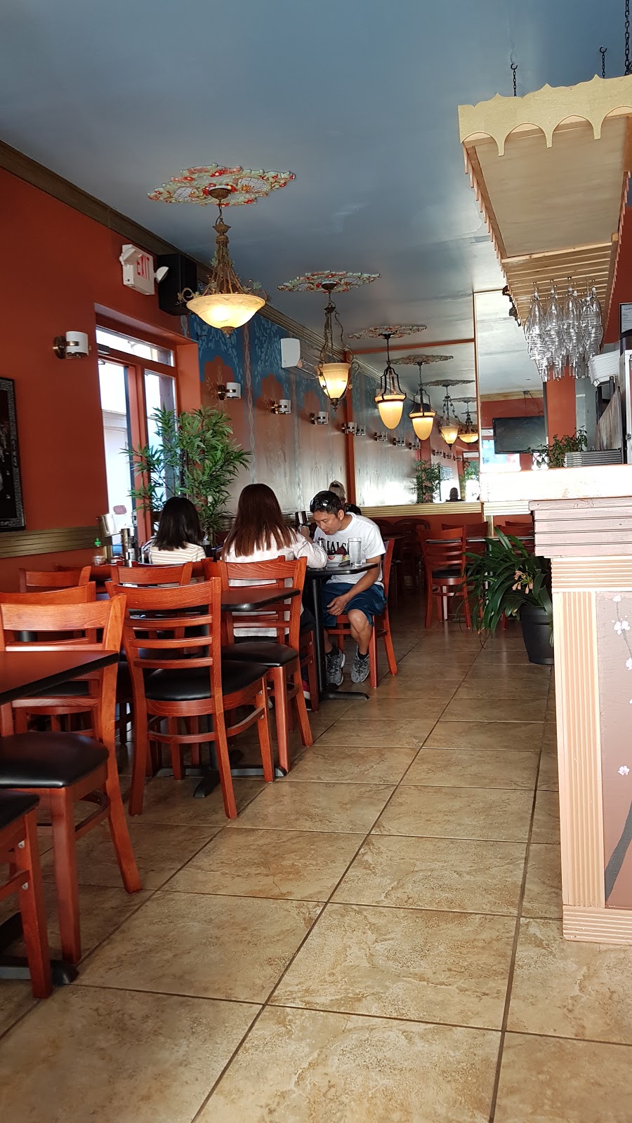 Pho Thi Vietnamese Restaurant | 135 Nicol St, Nanaimo, BC V9R 4T1, Canada | Phone: (250) 591-9763