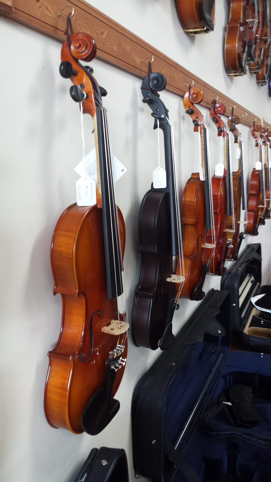 Monacos Violin Shop | 55 Crosspoint Pkwy, Getzville, NY 14068, USA | Phone: (716) 688-8600