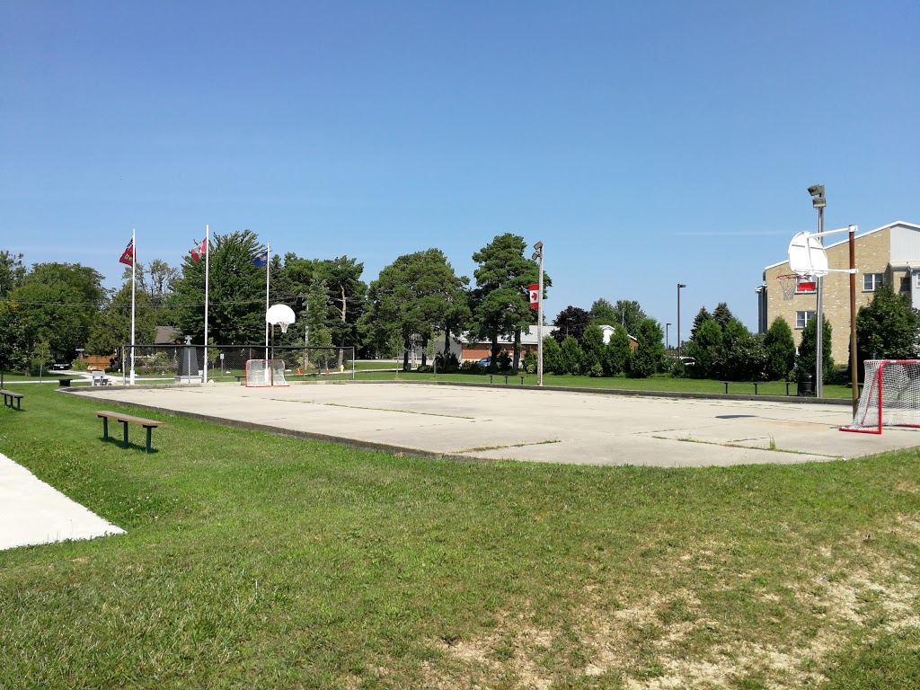 McKay park: Wyoming pool, Splashpad & Recreation | 1T0, 497-519 Ontario St, Wyoming, ON N0N 1T0, Canada