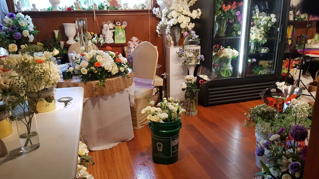 Nelias Floral Design | 21 Hardisty Dr, Etobicoke, ON M9W 2M9, Canada | Phone: (416) 829-5325