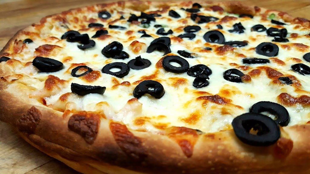 Maurice Pizzeria | 5765 Rue Foster, Waterloo, QC J0E 2N0, Canada | Phone: (450) 539-3181