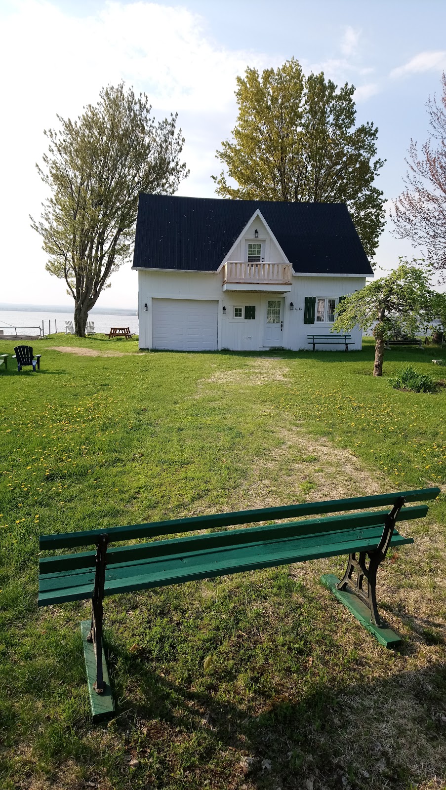 Gîte La Cinquième Saison | 4711 Chemin Royal, Saint-Jean-de-lÎle-dOrléans, QC G0A 3W0, Canada | Phone: (418) 203-0558