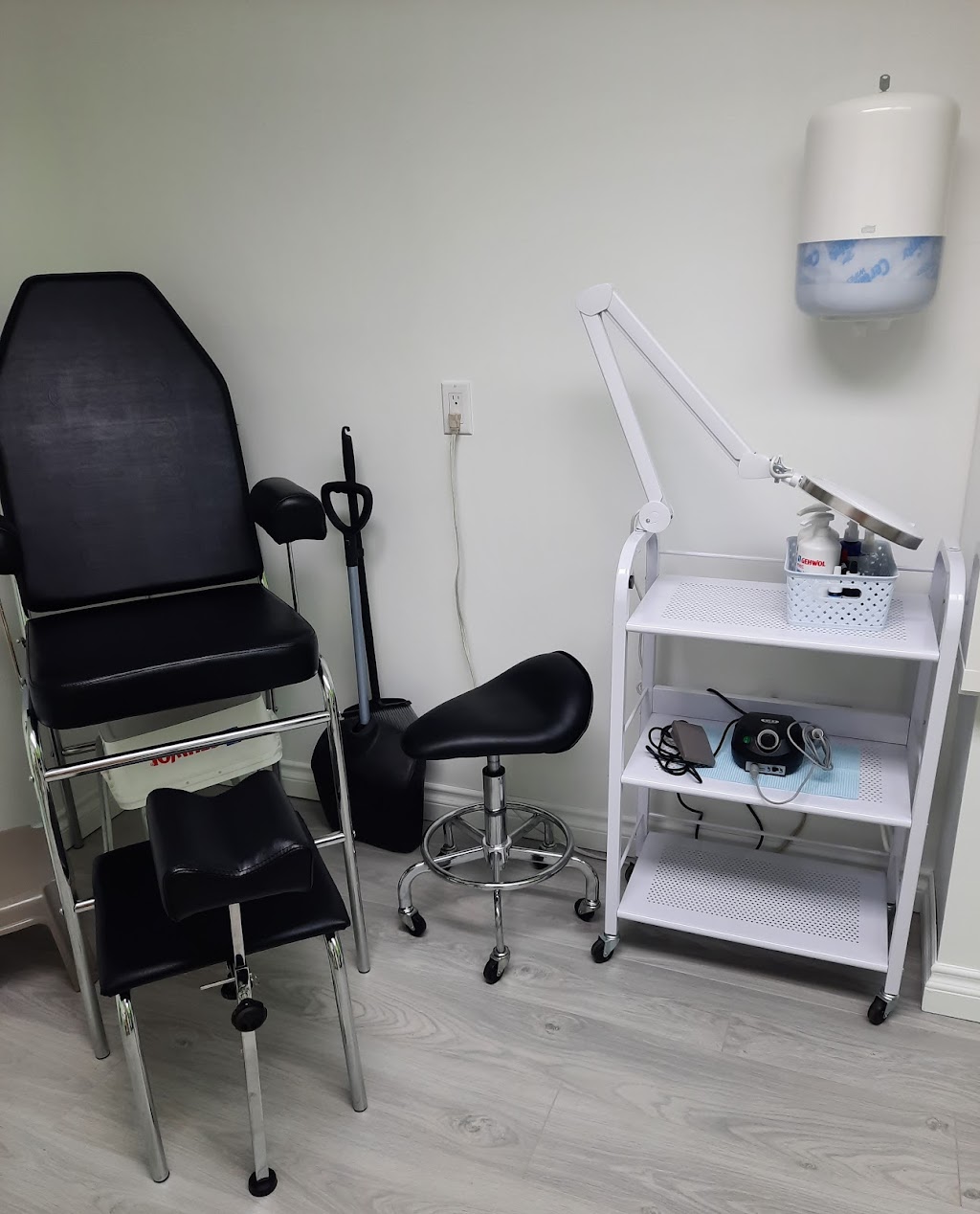 Soins des pieds Confort + | 546 Rue Poulin, Thetford Mines, QC G6G 4T9, Canada | Phone: (418) 281-3773